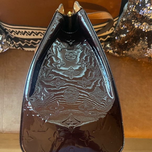 Louis Vuitton Brea Vernis Monogram Bag - Picture 9 of 13